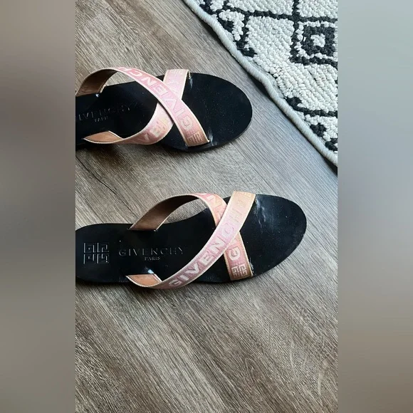 Woman’s Givenchy sandal